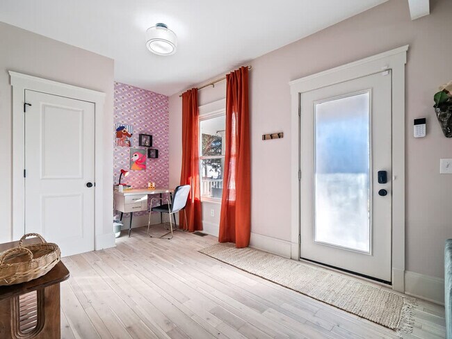 Building Photo - 6110 Ellen Ave