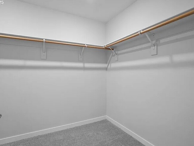 Building Photo - 1124 SE 33rd St