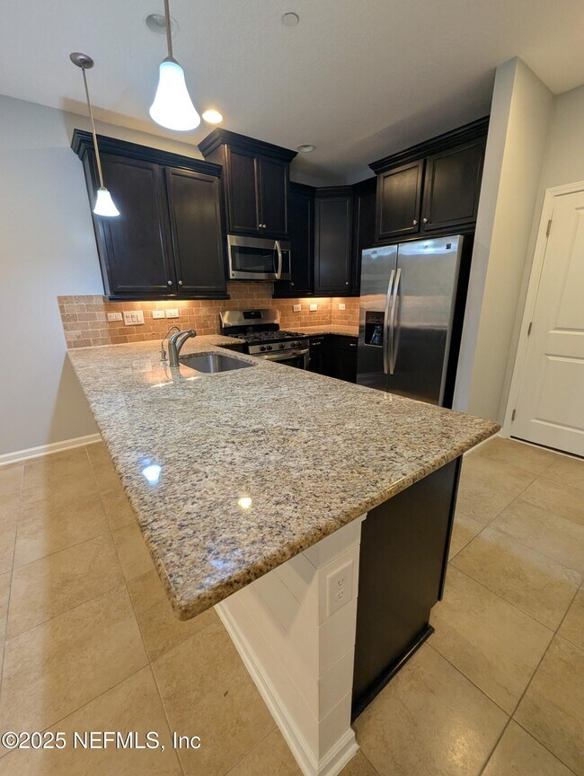 Building Photo - 58 Pindo Palm Dr