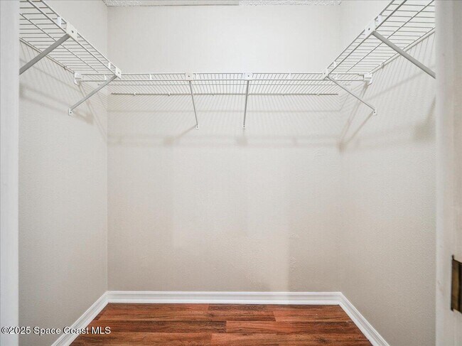 Building Photo - 1931 Dipol Courtway