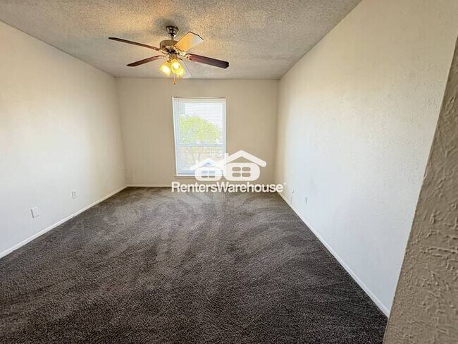 Building Photo - MOVE IN READY - DALLAS - 2BEDS 1BATH