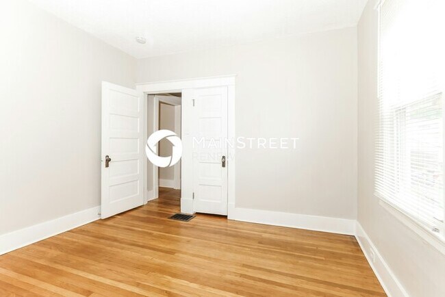 Building Photo - 3 Bedroom Pet-Friendly Home in Louisville,...