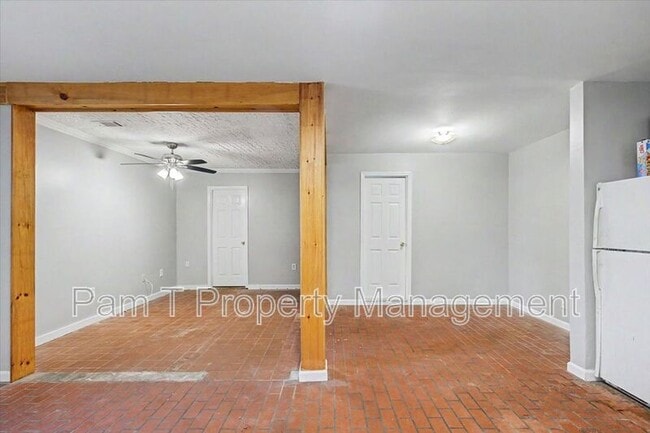 Building Photo - 2619 Livingston Ave
