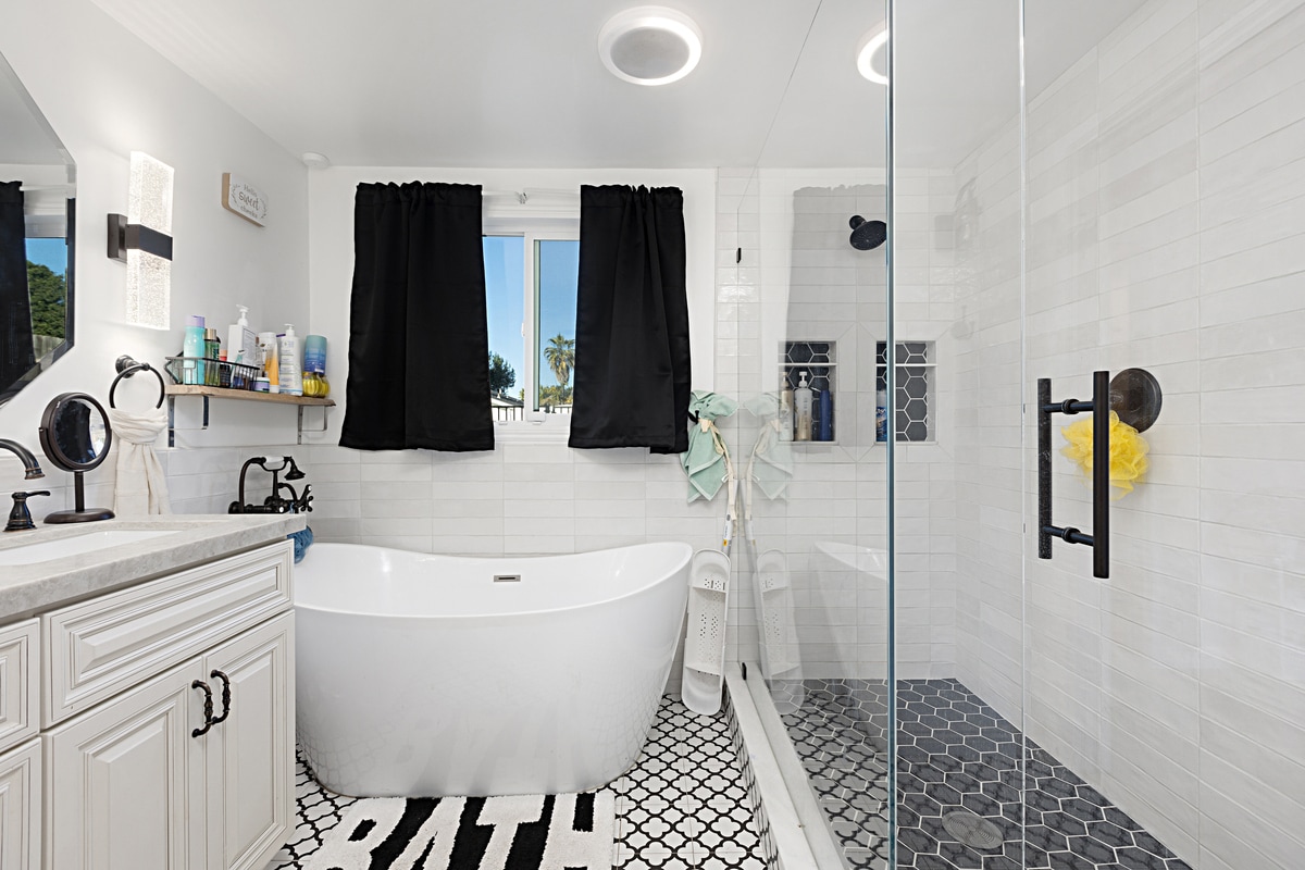 Building Photo - 1720 Via Entrada