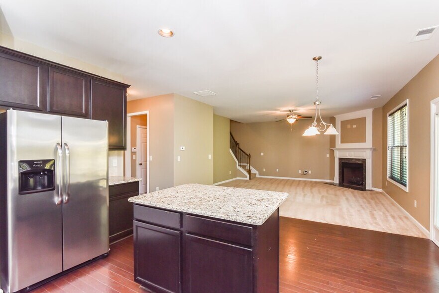 Building Photo - 1694 Maplecliff Way