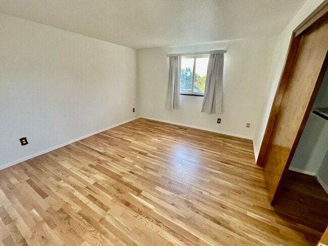 Building Photo - Beautiful 2bd/1bath South Tabor Home with ...