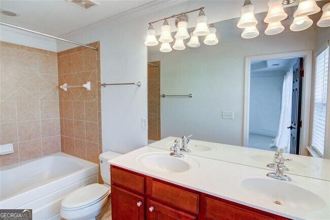 Building Photo - 2430 Natoma Ct SE