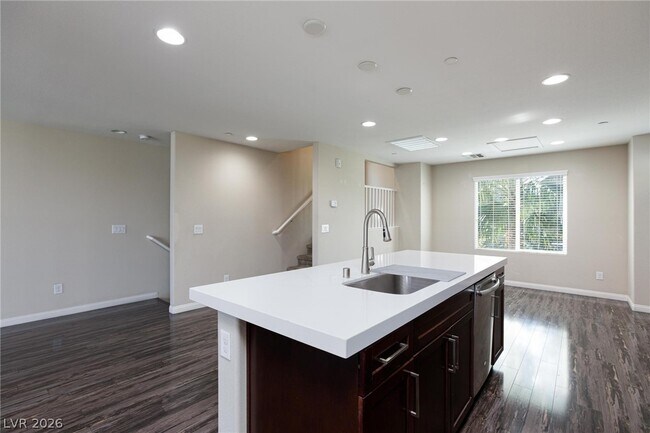 Building Photo - 9050 W Tropicana Ave