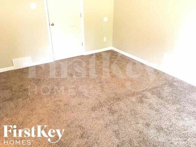 Building Photo - 7140 Maryland Ct