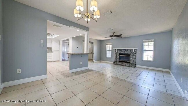 Building Photo - 122 Galiano Ct