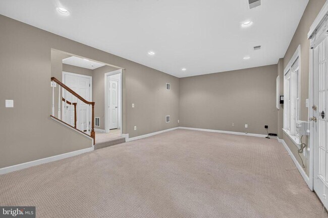 Building Photo - 9199 Point Replete Dr