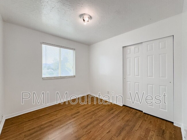 Building Photo - 2419 1850 N St