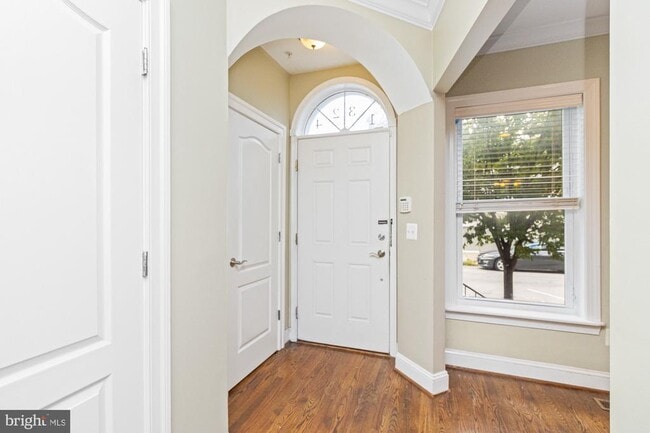 Building Photo - 1324 Race St