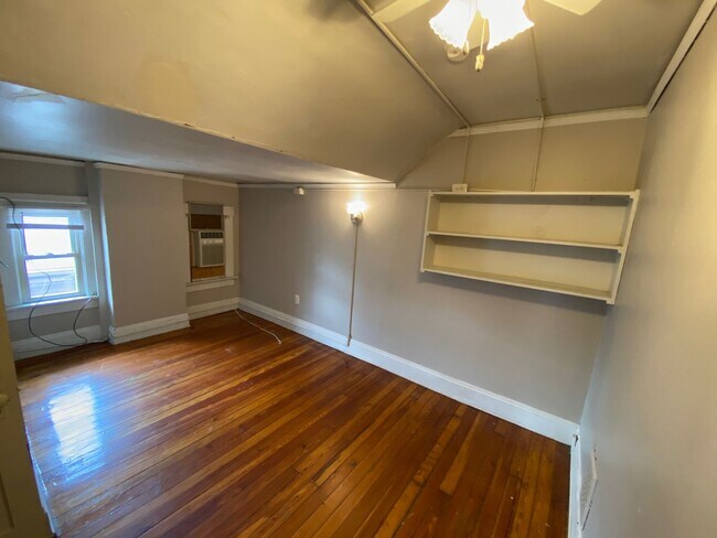 Building Photo - 1772-1774 Summit St