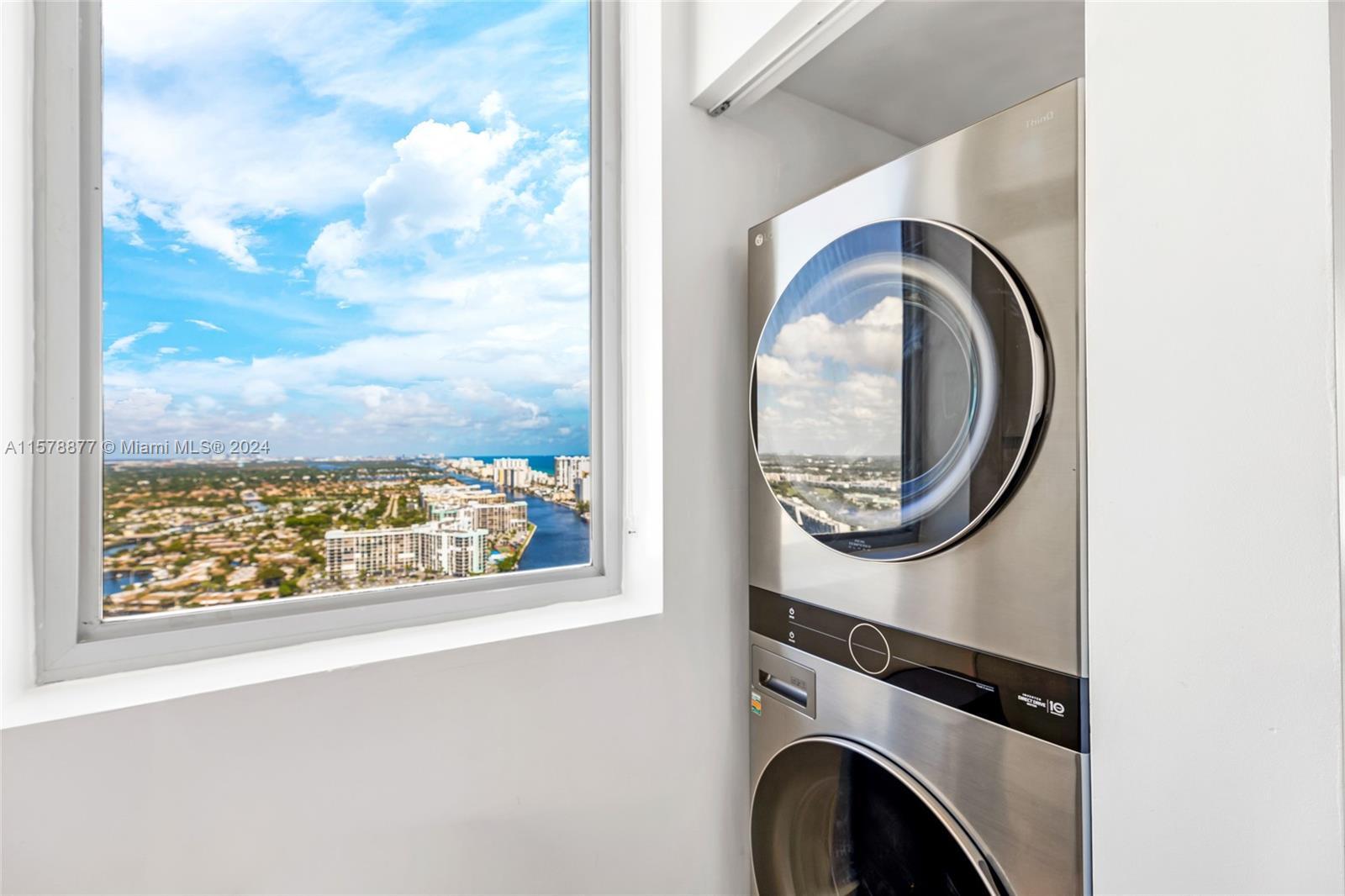Building Photo - 2602 E Hallandale Beach Blvd