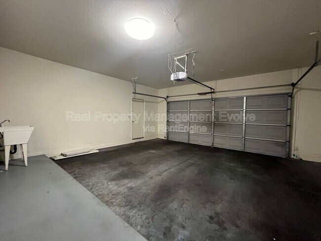 Building Photo - 3454 E Constitution Dr