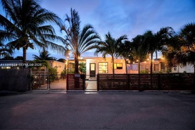 Building Photo - 13654 NE 20th Pl