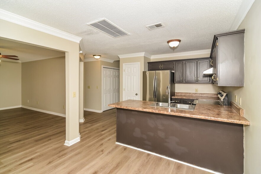 Building Photo - 432 Cedar Park Cir