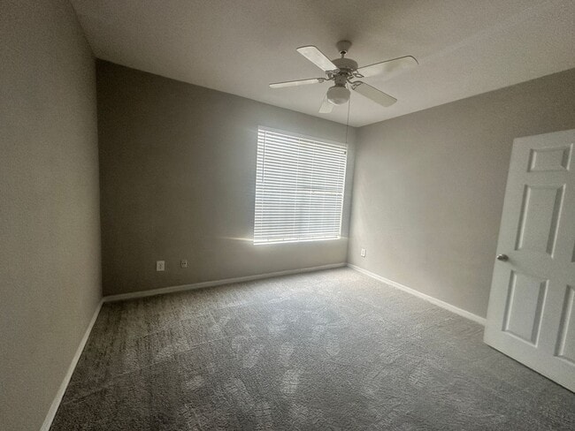 Building Photo - 13703 Richmond Park Dr N