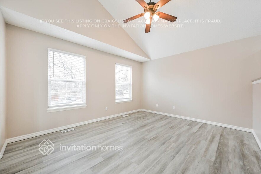 Building Photo - 4685 S Buckley Way