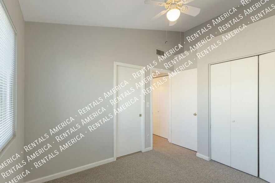 Building Photo - 2301 E University Dr