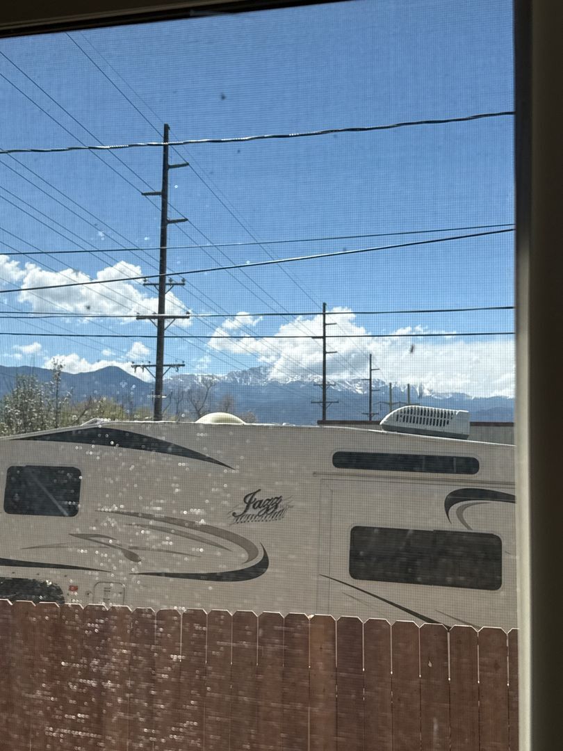 Building Photo - 39 Sunflower Rd