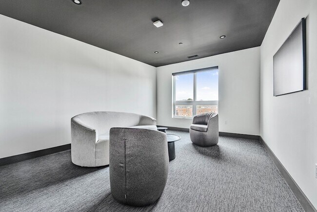 Building Photo - 203 Lowell St