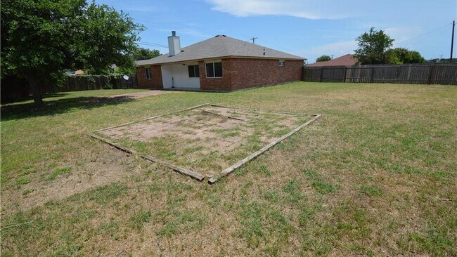 Building Photo - 1809 Herndon Dr
