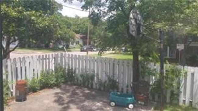 Building Photo - 103 E 34th St