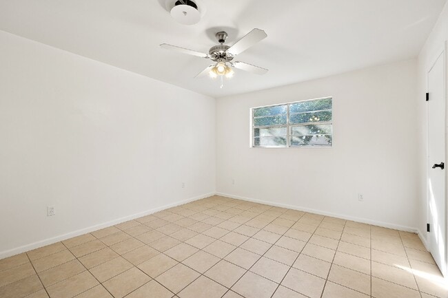 Building Photo - 202 N 41st St