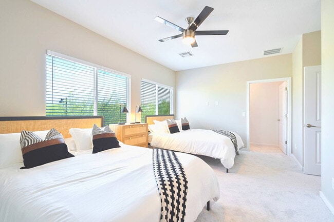 Building Photo - 16601 N Parkview Pl