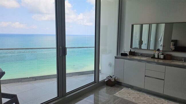 Building Photo - 16901 Collins Ave