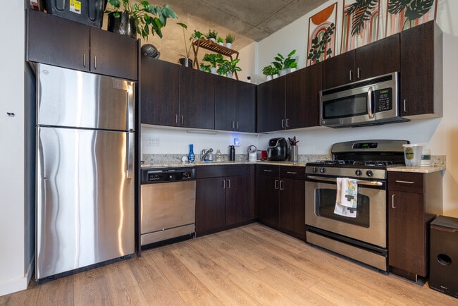 Building Photo - 235 W Van Buren St