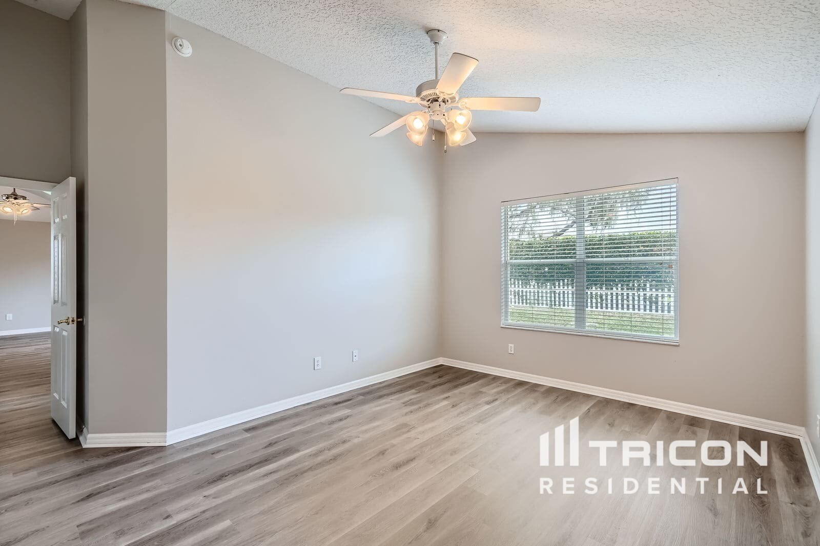 Building Photo - 2964 Hickory Grove Dr