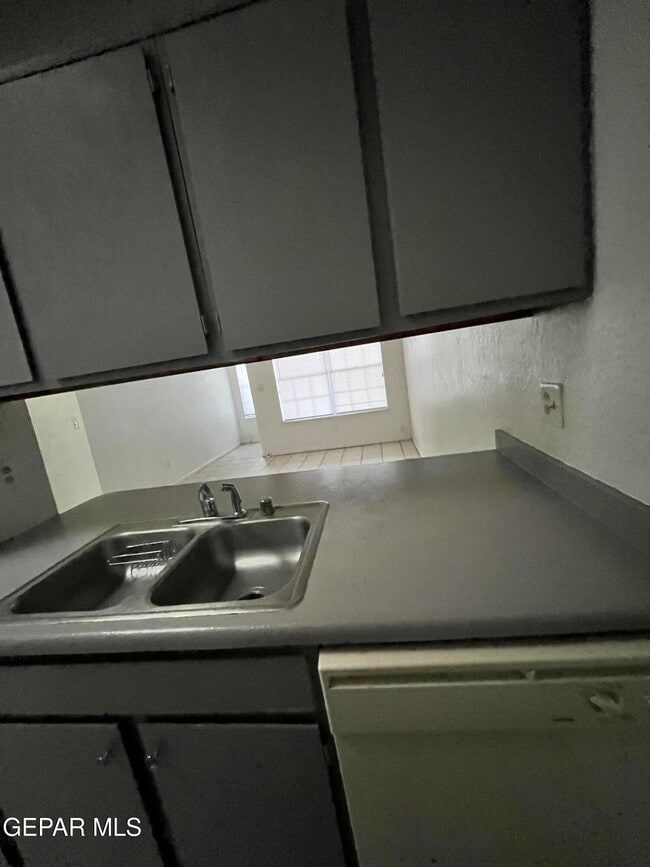 Building Photo - 5524 Oakbriar Cir