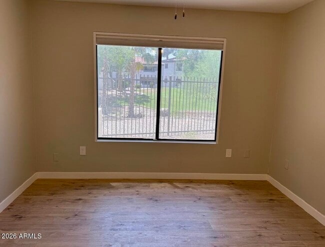 Building Photo - 9990 N Scottsdale Rd