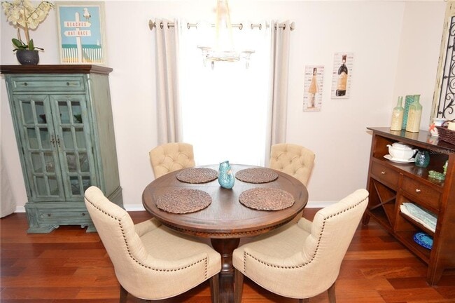 Building Photo - 213 Sea Horse Dr SE