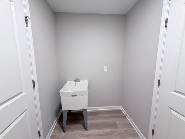 Building Photo - The Enclave At Mill Creek