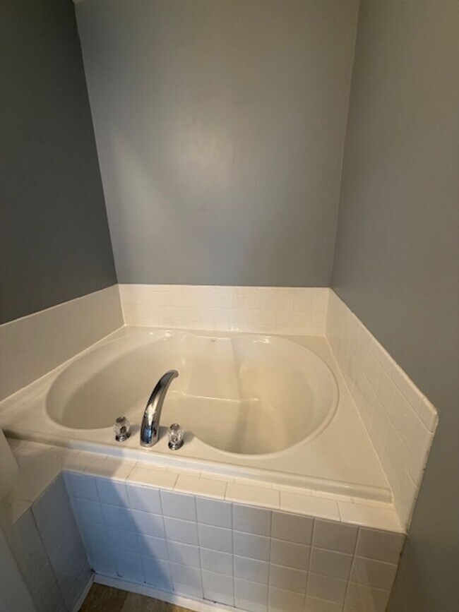 Building Photo - TASKERS CHANCE TOWNHOUSE FOR RENT