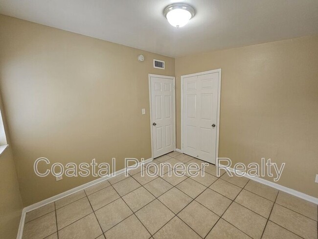 Building Photo - 4431 Atwater Dr