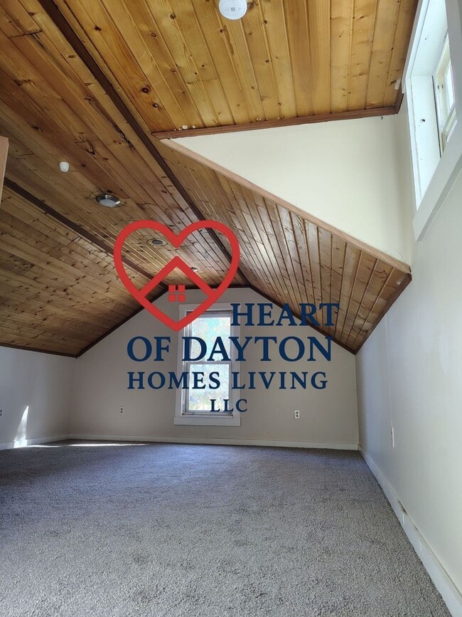 Building Photo - Spacious 1BR/1BA