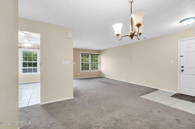 Building Photo - 366 Sequoia Ct
