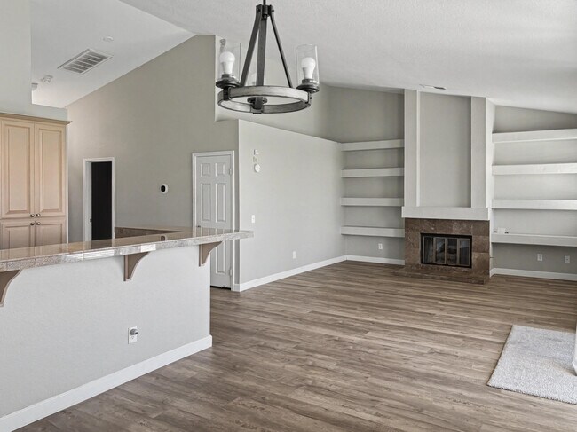 Building Photo - 76915 Turendot St