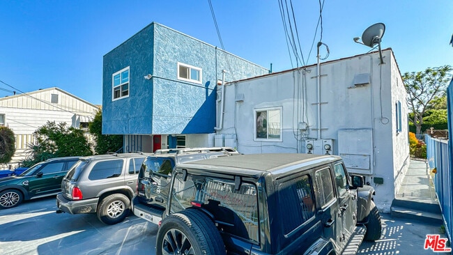 Building Photo - 4231 Gateway Ave