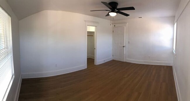 Building Photo - Two Story Home - 7 Bedrooms and 4 Bathroom...