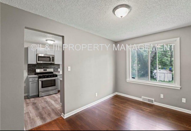 Building Photo - 8022 W 61st St