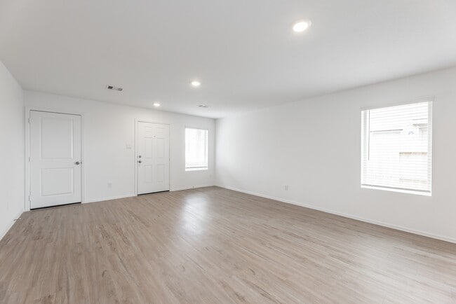 Building Photo - 26811 Paloma Blanca Dr