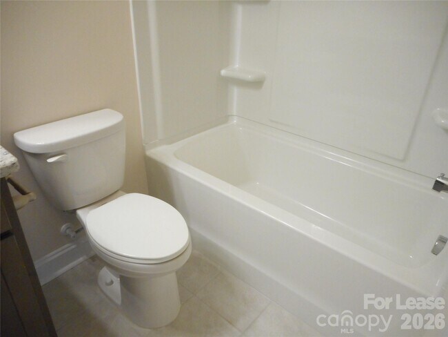 Building Photo - 17015 Dogwood Crk Ln