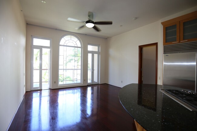 Building Photo - Loft at Waikiki - 2 Bdrm/2 Bath/2 Prkg - $...