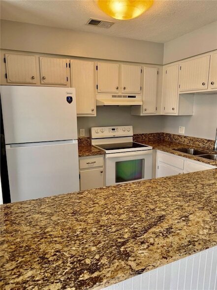 Building Photo - 604 Casa Park A Ct